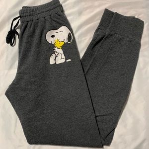 Juniors gray Snoopy & Woodstock sweatpants 2 sizes